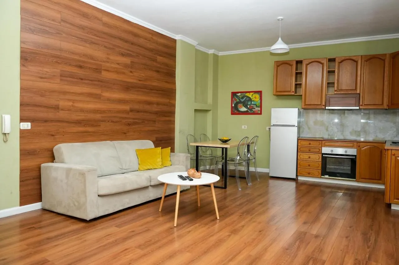 Cozy Apartment In The Heart Of Tirana !