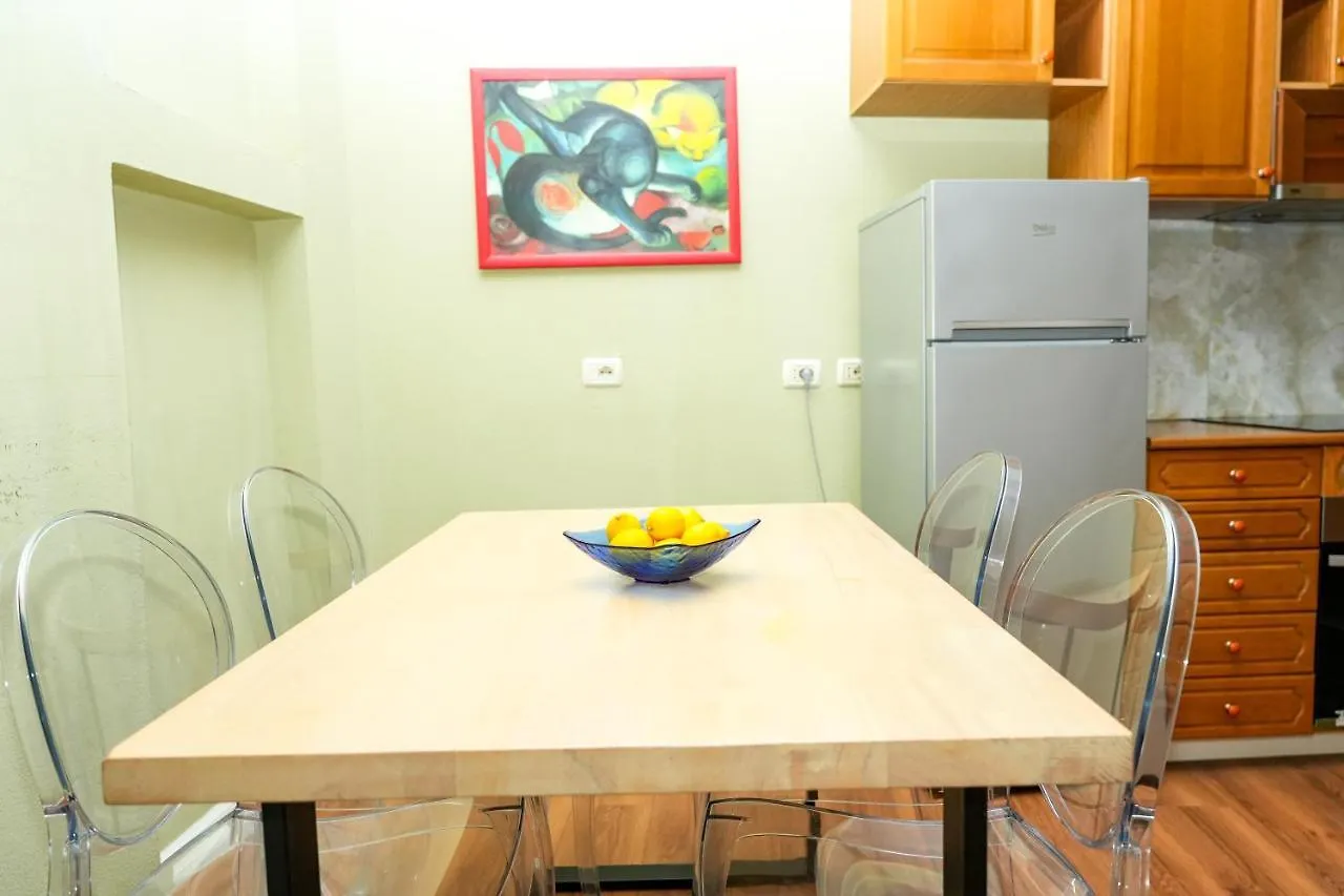 Cozy Apartment In The Heart Of Tirana !